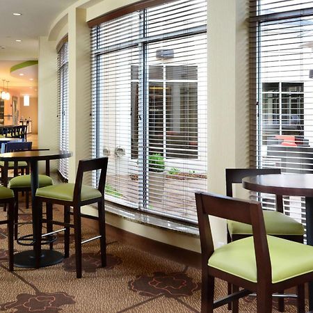 Hilton Garden Inn Greensboro Airport Exterior photo